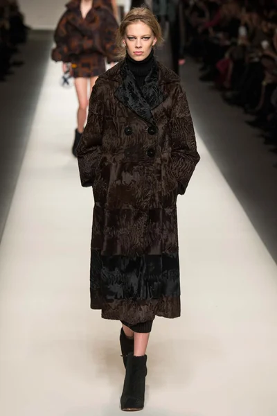 Look 39